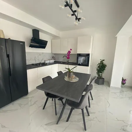 Holiday House Canis Zuljana Exterior photo